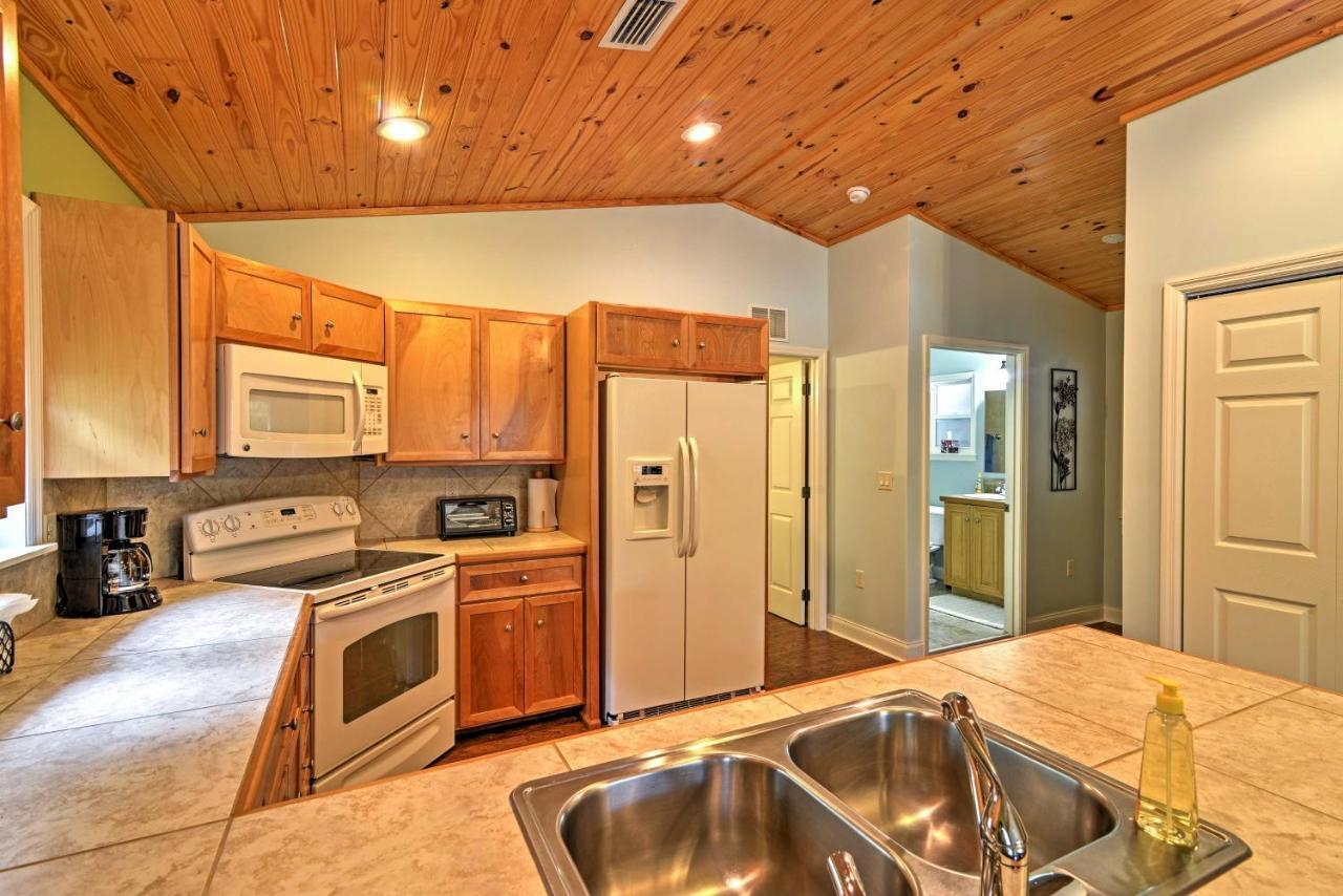 Crystal River Cottage On 1 Acre With Deck And Porch! Yankeetown Extérieur photo