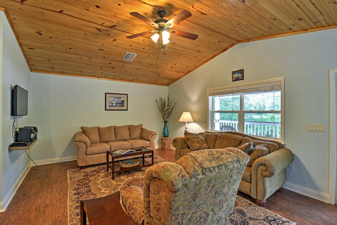 Crystal River Cottage On 1 Acre With Deck And Porch! Yankeetown Extérieur photo