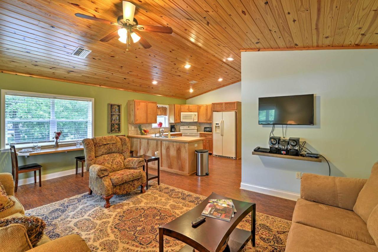Crystal River Cottage On 1 Acre With Deck And Porch! Yankeetown Extérieur photo