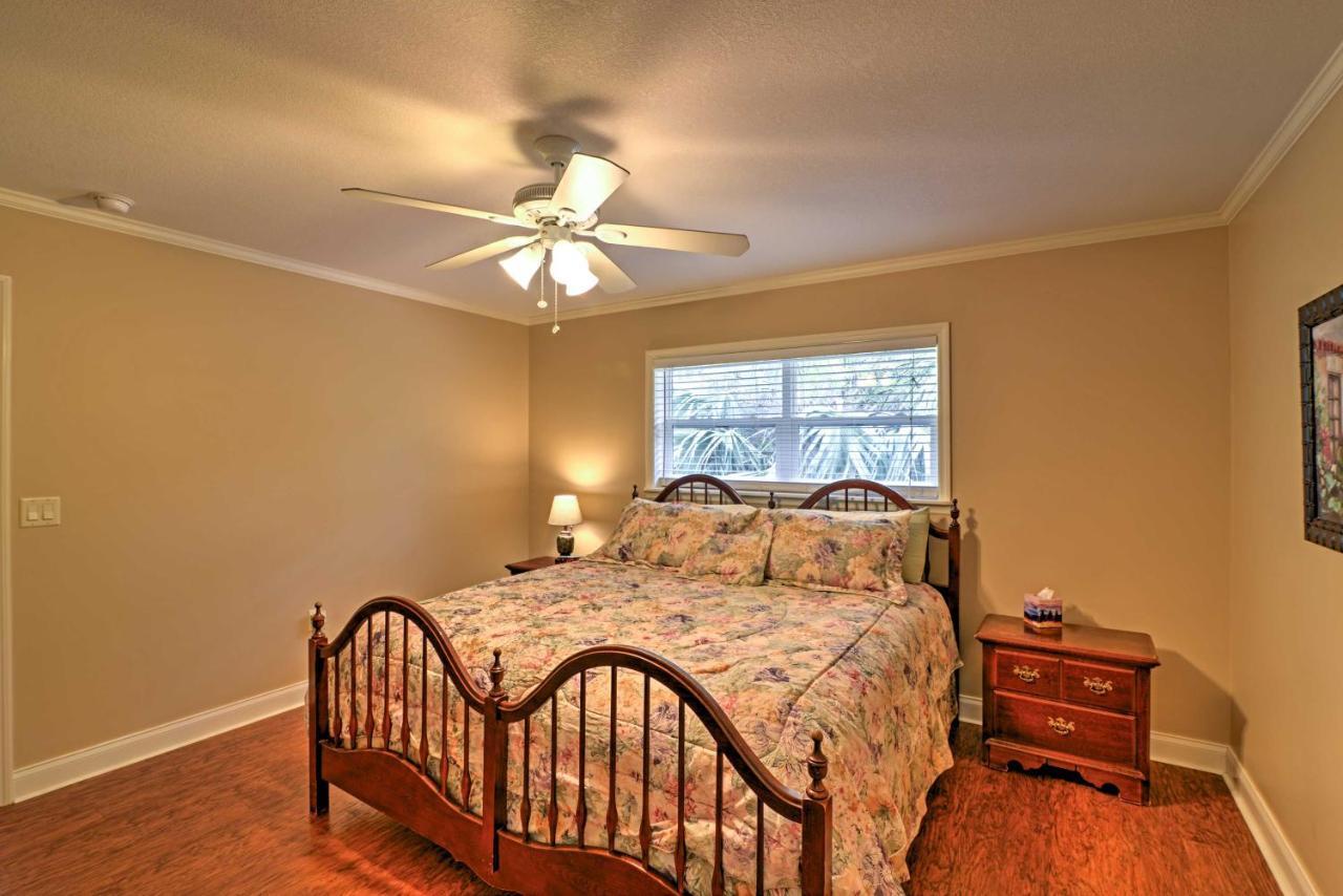 Crystal River Cottage On 1 Acre With Deck And Porch! Yankeetown Extérieur photo